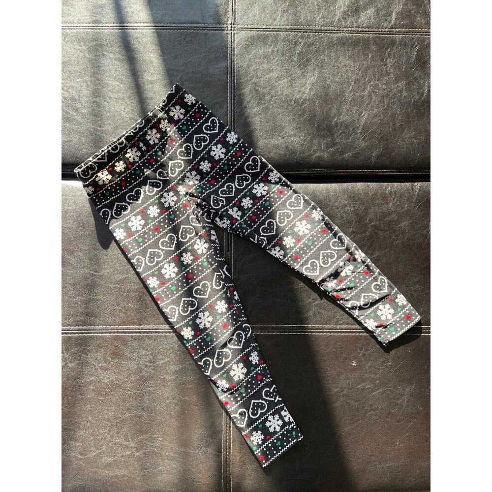 Snowflake and Hearts Leggings